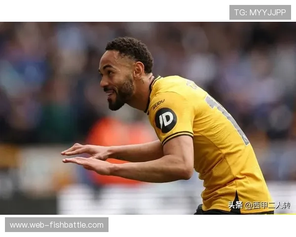 库尼亚进球后与队友相拥,曼联短暂反超激情庆祝 库尼亚进球后与队友相拥,曼联短暂反超激情庆祝