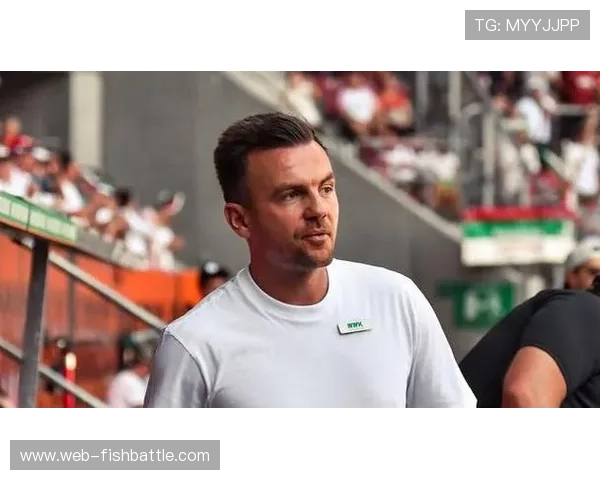 奥格斯堡前锋马森戈反击制胜，保级队逆袭榜首书写童话